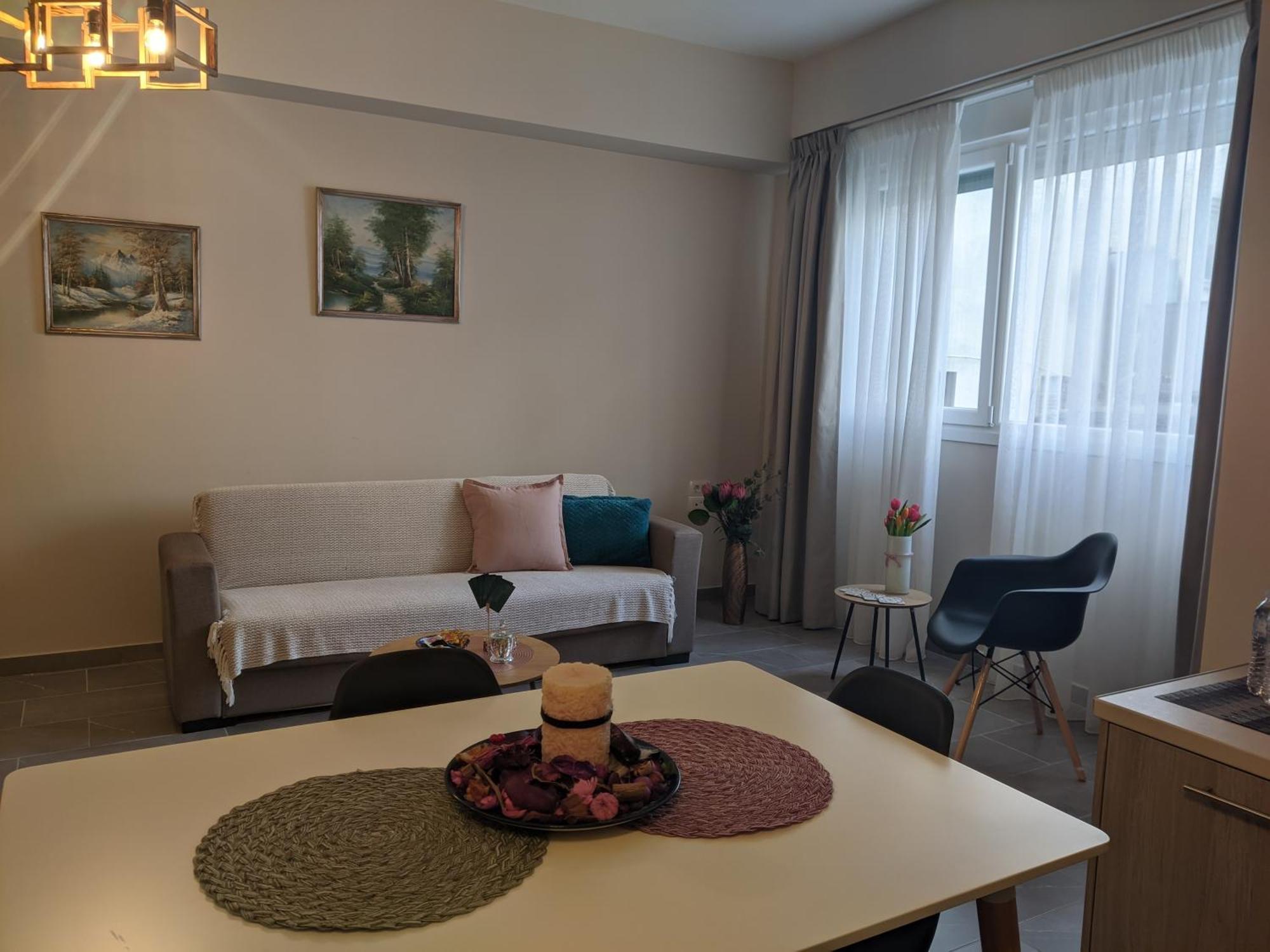 Aristo Central Apartments อิโออันนินา ภายนอก รูปภาพ