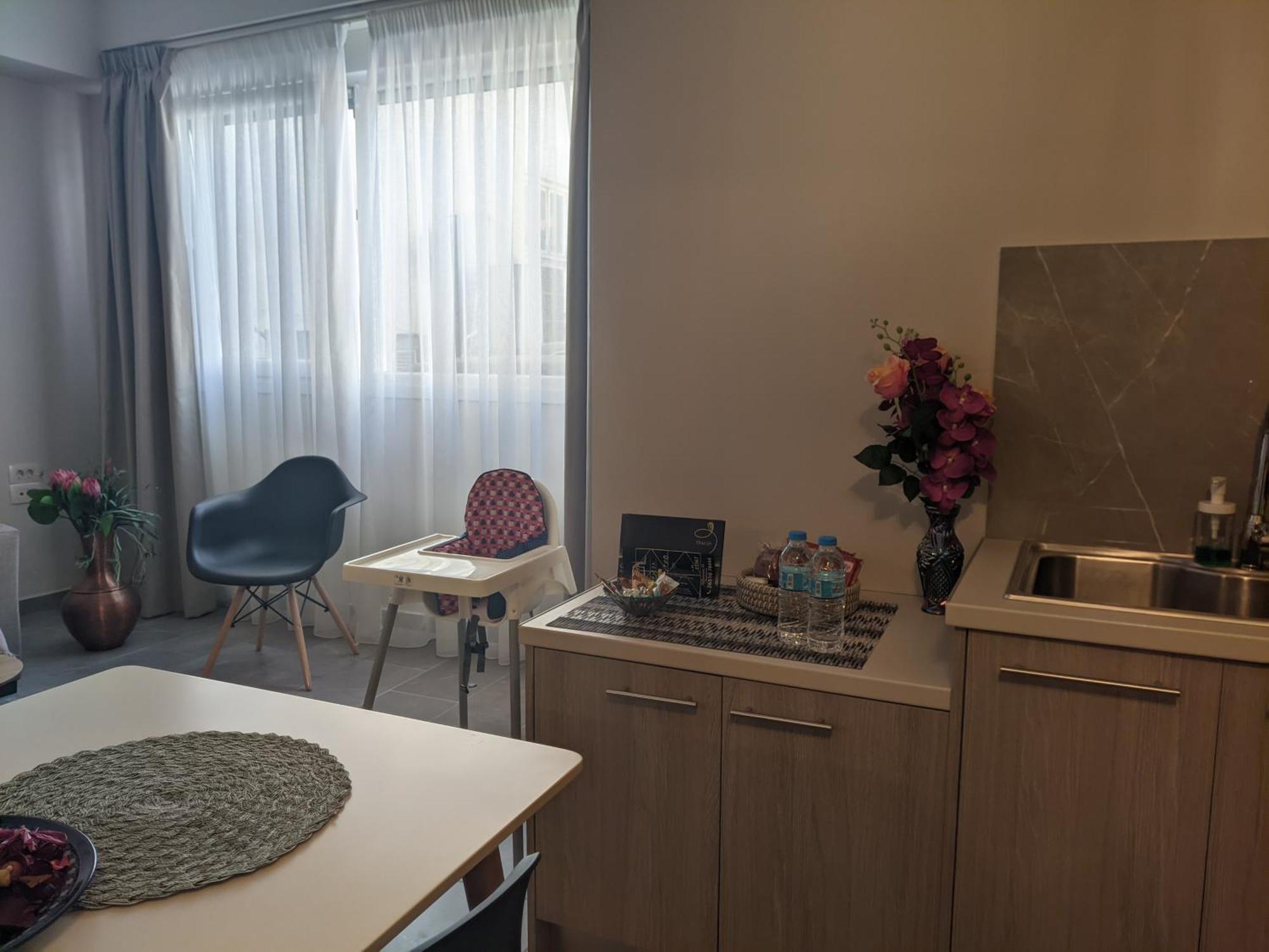 Aristo Central Apartments อิโออันนินา ภายนอก รูปภาพ